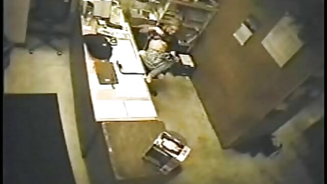 誕生日の女の子の周りの円の穴を贈り物にしましょう 女性 無料 動画 エッチ
