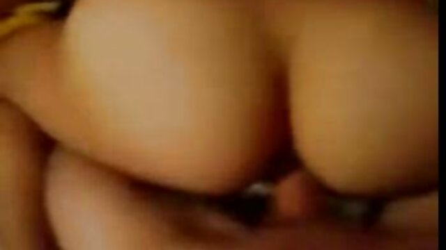 ブルネットは必死に自分自身をチャットゴムのメンバーを犯した ヤンキー 女 えろ 動画