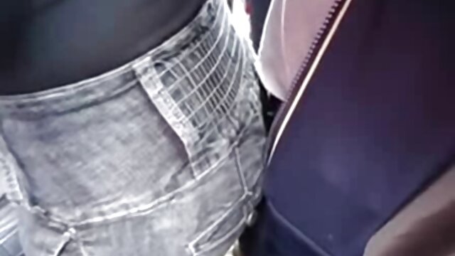 若い警官の乗り物にクイックフックアップ二つの地元の売春婦 女性 が 好む エロ 動画