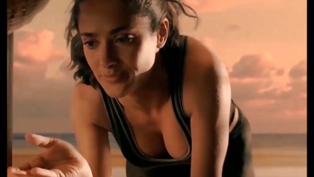 チェコの女の子運指クソ男と足に鋳造の新しい年 女 が 見 たい エロ 動画