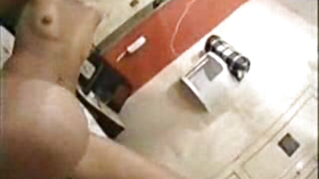温泉は大幅に彼女のお尻とキックで大きなコックを取得します アダルト 女性 人気