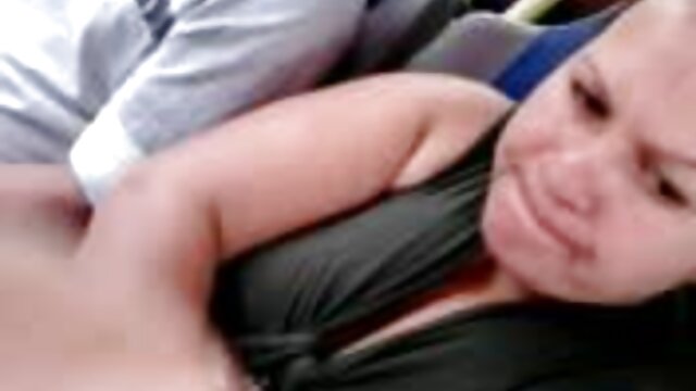 壊れやすい女の子の指の男根と手 女性 アダルト 外人