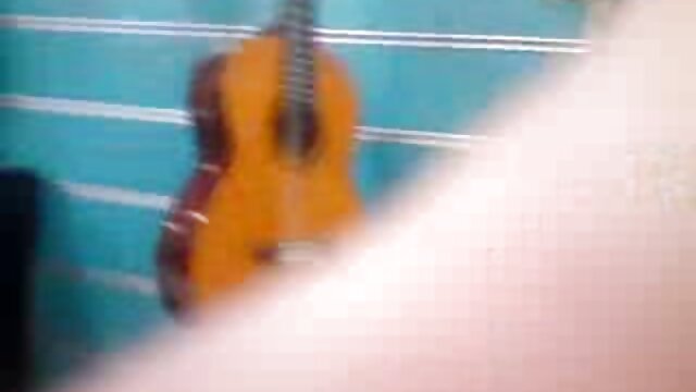 バイブレーターで肛門に金髪をクソ エロ 動画 女性 安心